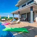 Olive Oyl - With Private Pool For 6 People In Hisaronue Βίλα