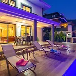 Βίλα Olive Oyl - With Private Pool For 6 People In Hisaronue *