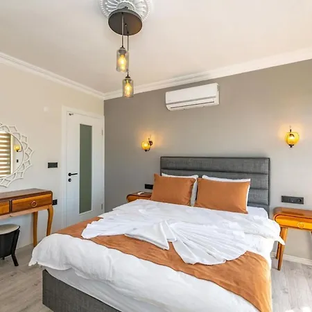 Olive Oyl - With Private Pool For 6 People In Hisaronue Φετιγιέ