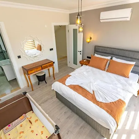 Olive Oyl - With Private Pool For 6 People In Hisaronue