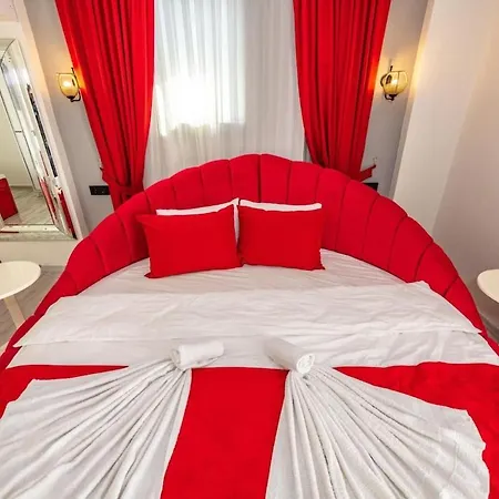 Olive Oyl - With Private Pool For 6 People In Hisaronue פאטהיה