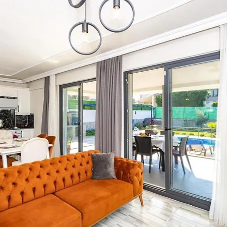 Olive Oyl - With Private Pool For 6 People In Hisaronue * Φετιγιέ