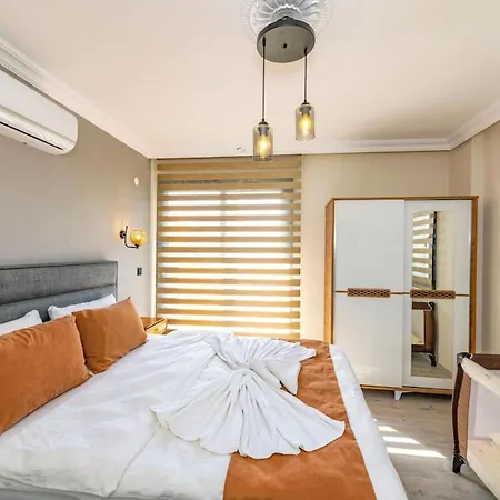 Olive Oyl - With Private Pool For 6 People In Hisaronue וילה
