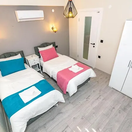 Olive Oyl - With Private Pool For 6 People In Hisaronue וילה פאטהיה