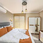 Olive Oyl - With Private Pool For 6 People In Hisaronue Vila