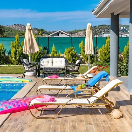 Olive Oyl - With Private Pool For 6 People In Hisaronue 别墅